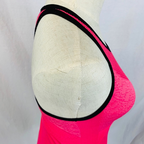 Nike Fit Pink Mesh NWT Size Small - Picture 8 of 8